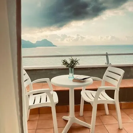 Seaside Oasis Appartement